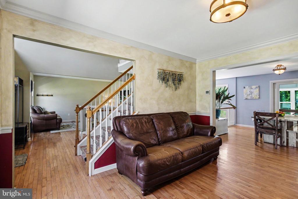 15 BULLRUSH LODGE