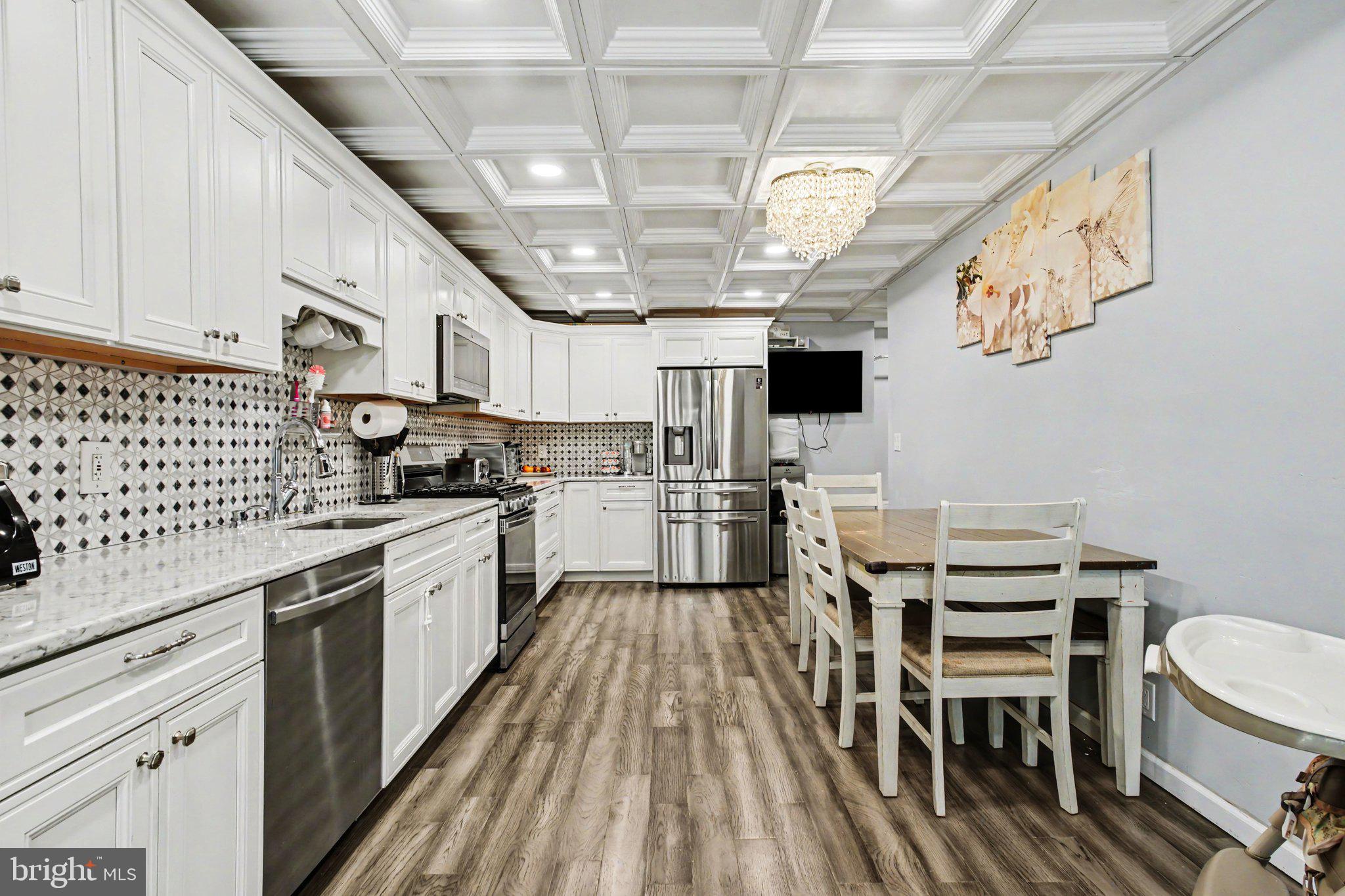 15 BULLRUSH LODGE