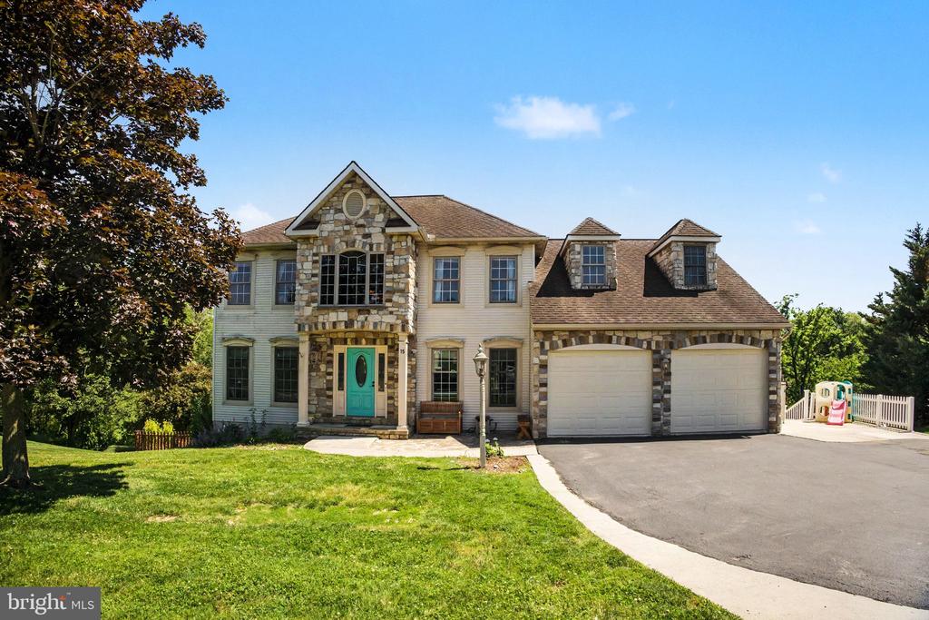 15 BULLRUSH LODGE
