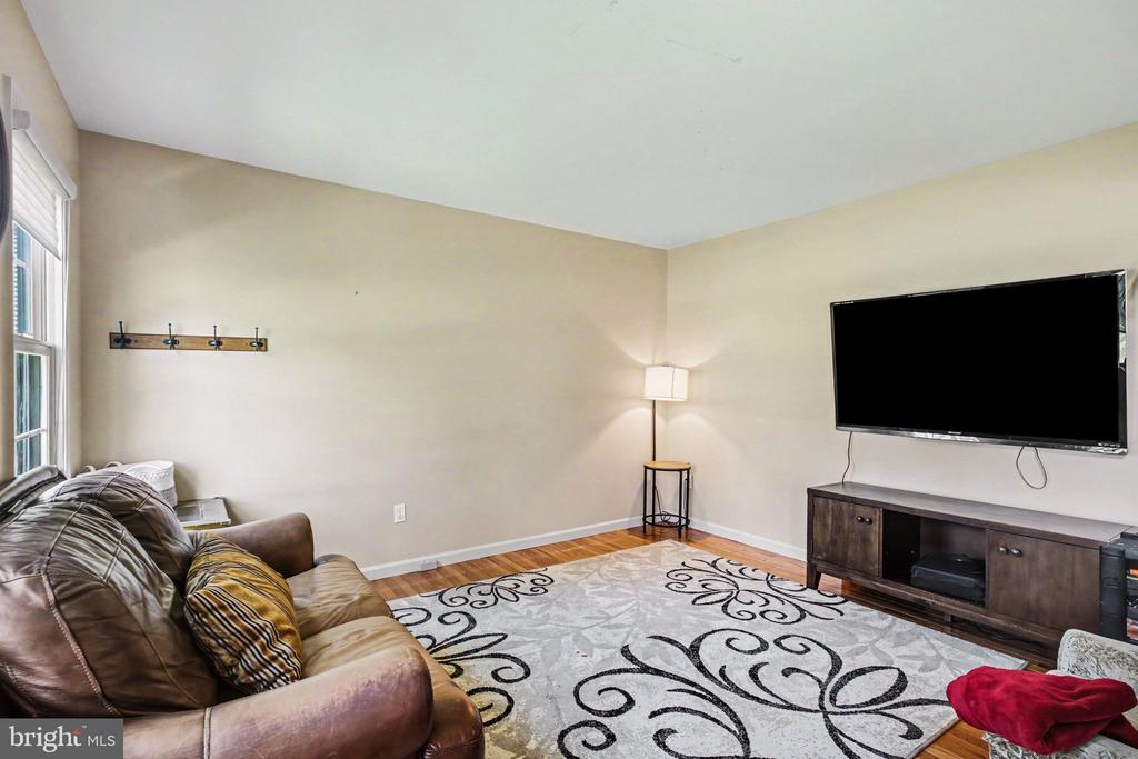 15 BULLRUSH LODGE