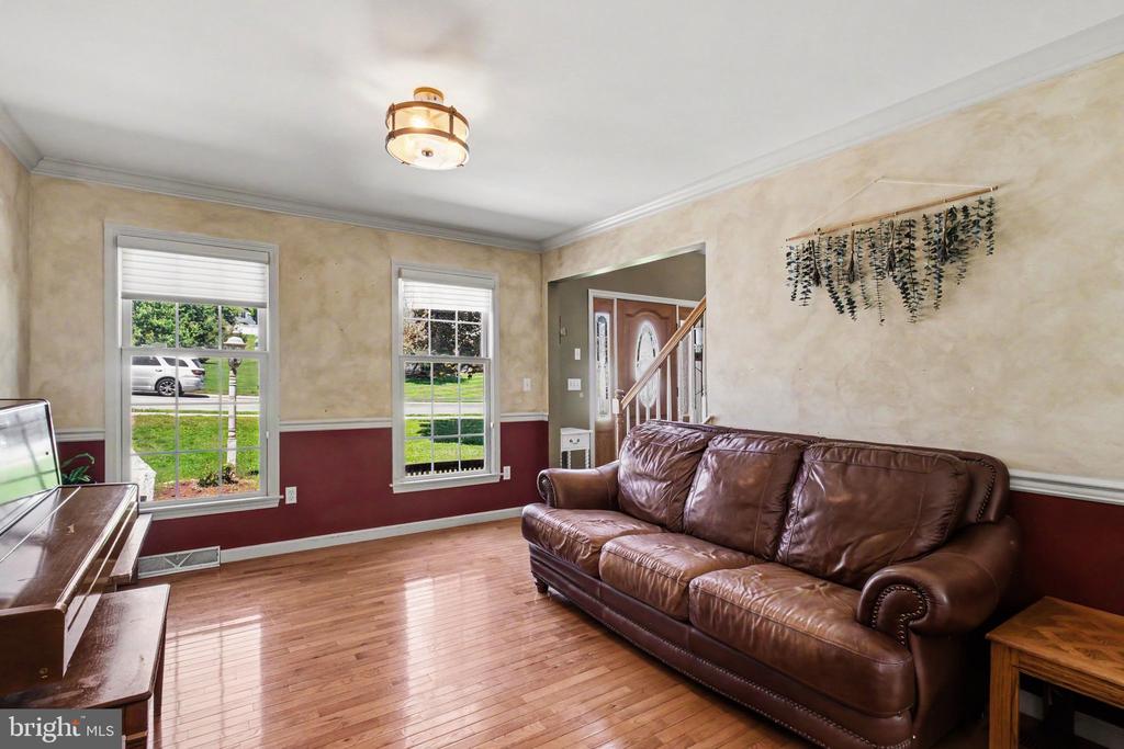 15 BULLRUSH LODGE