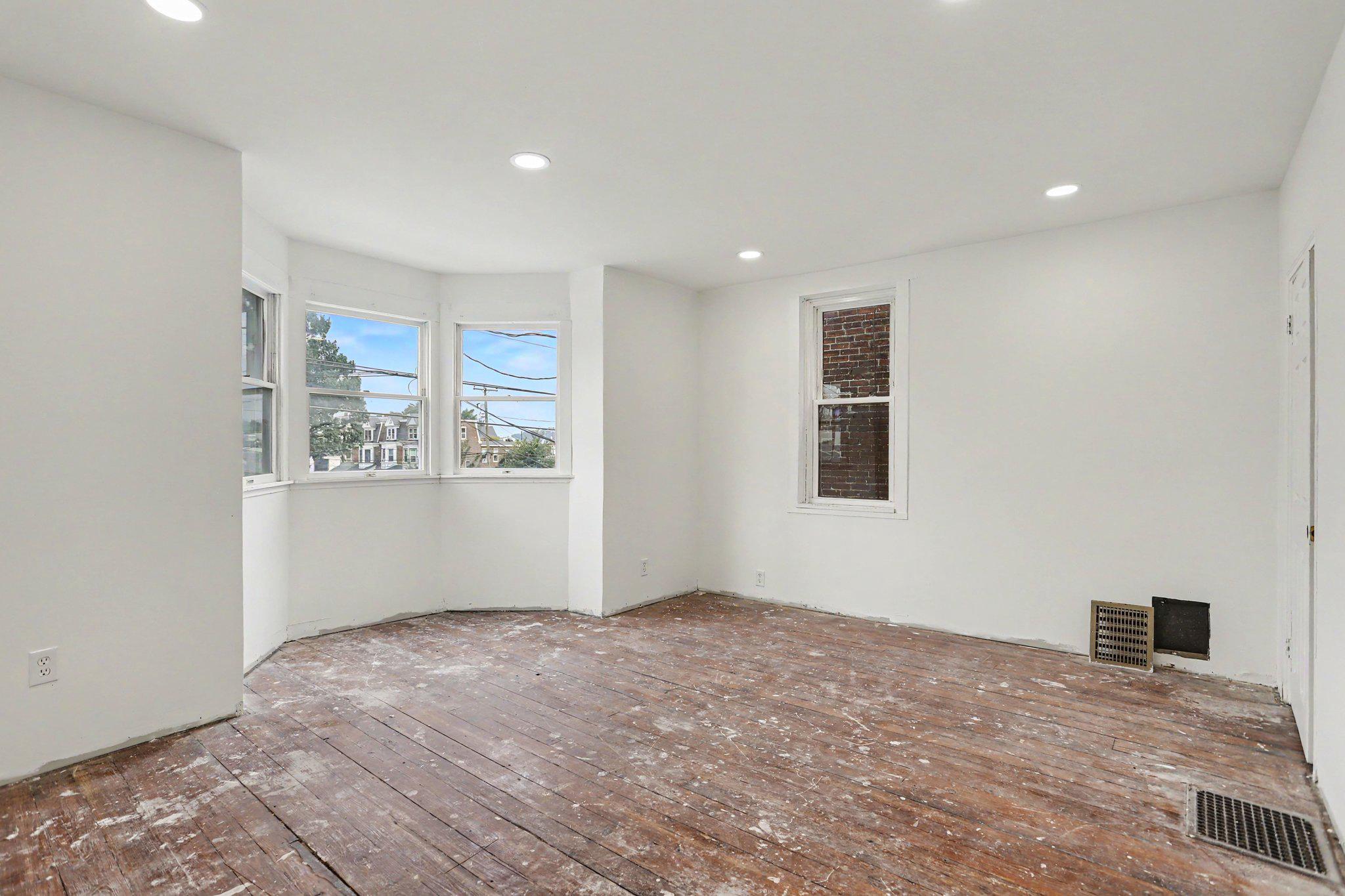 405 POPLAR STREET