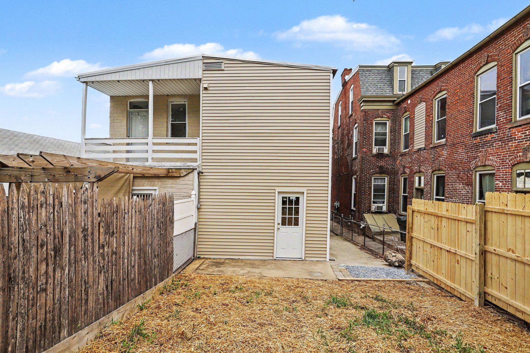 405 POPLAR STREET