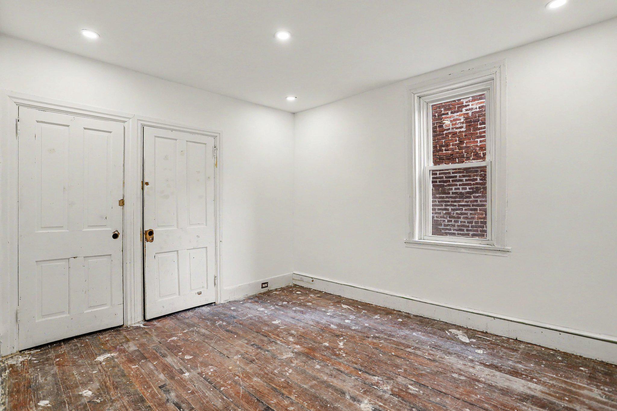 405 POPLAR STREET