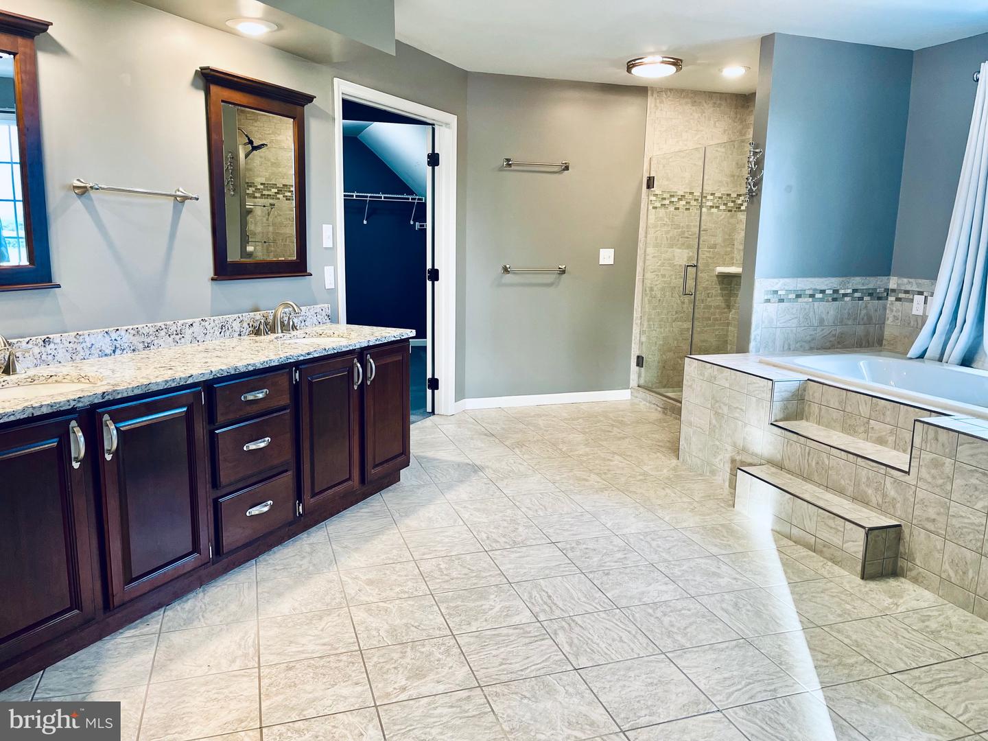 3 Highland Dr
