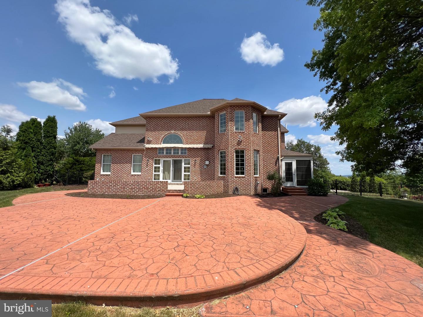 3 Highland Dr