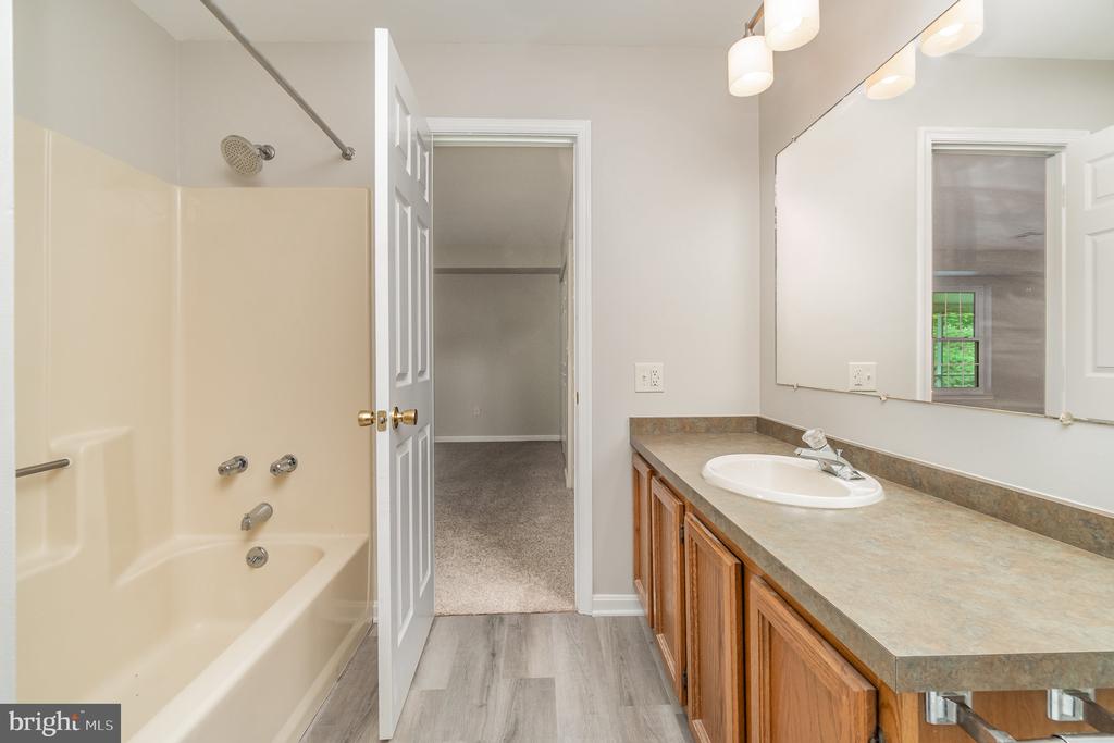 1201 Cambridge Ct