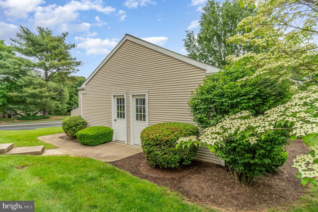 1201 Cambridge Ct