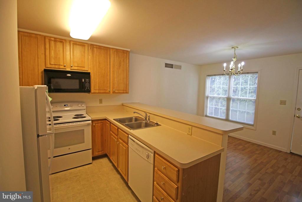 63 N. CHERRY STR.