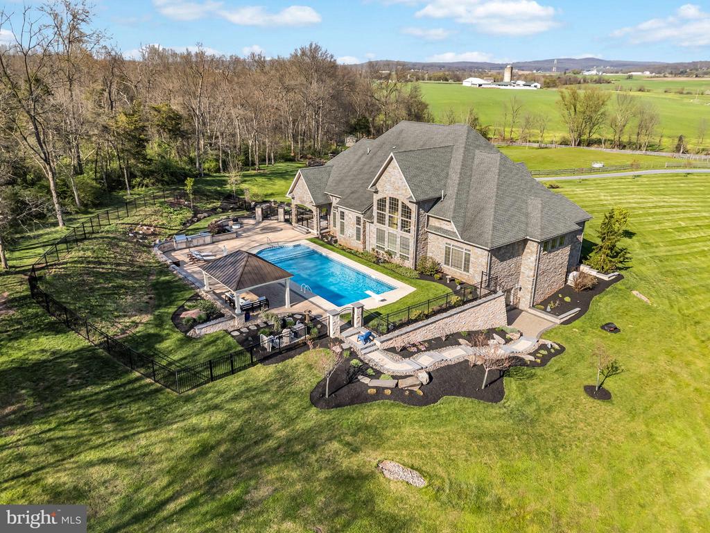 5683 GINGRICH ROAD
