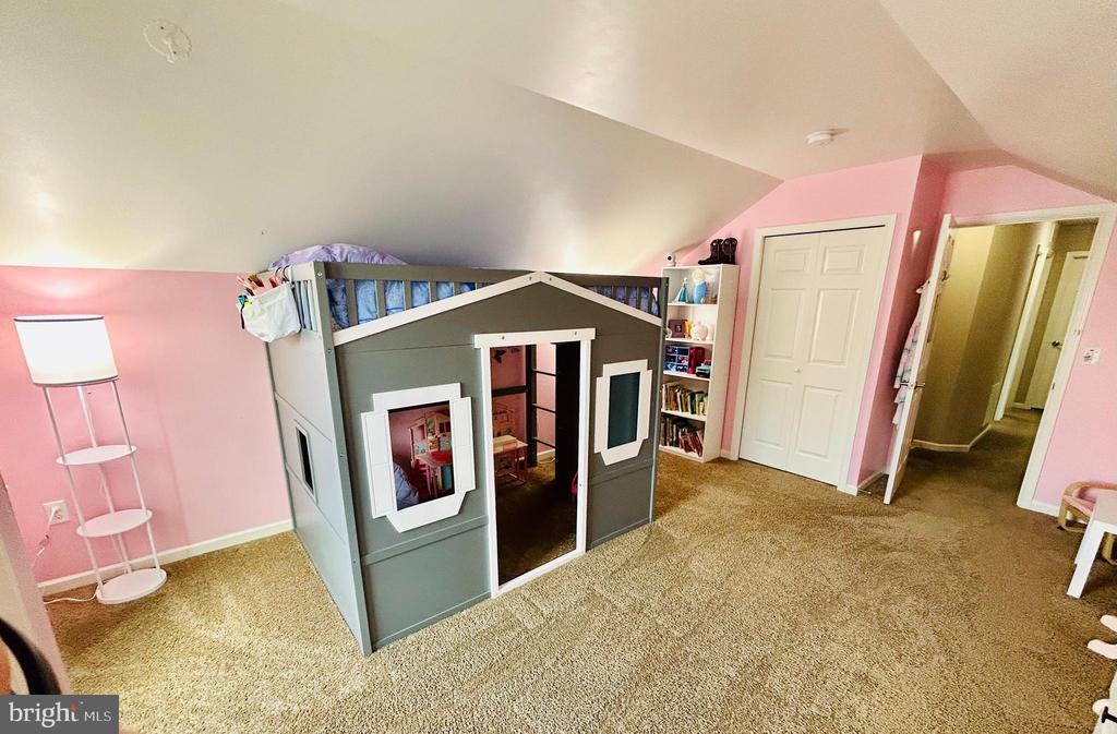 104 OAKEN WAY