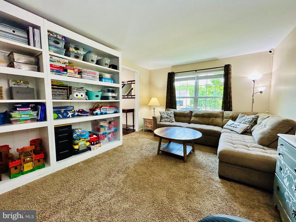 104 OAKEN WAY