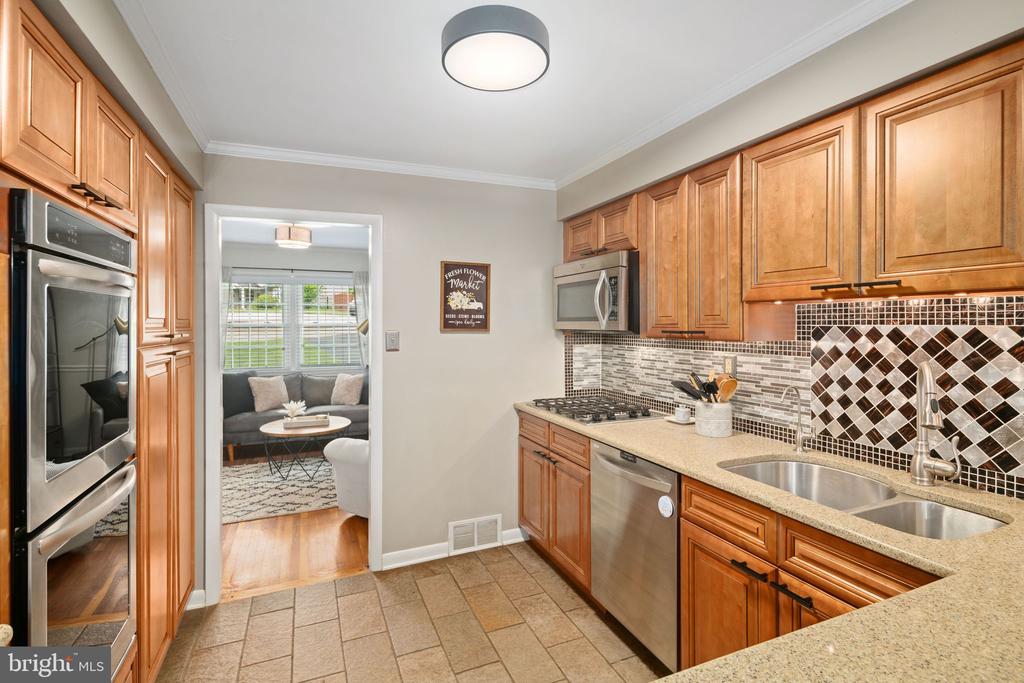 4 Balsam Pl