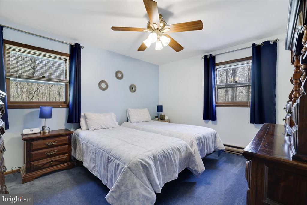 520 EXECUTIVE DR