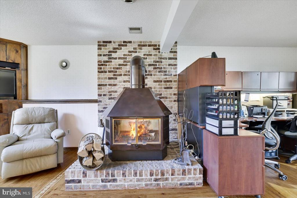 520 EXECUTIVE DR