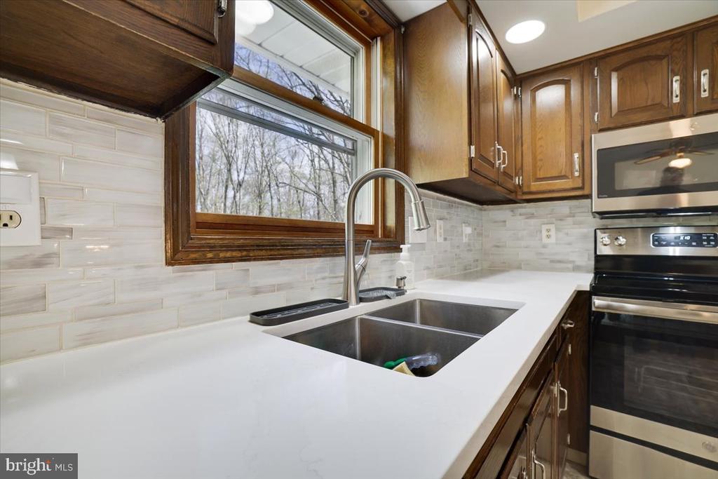 520 EXECUTIVE DR