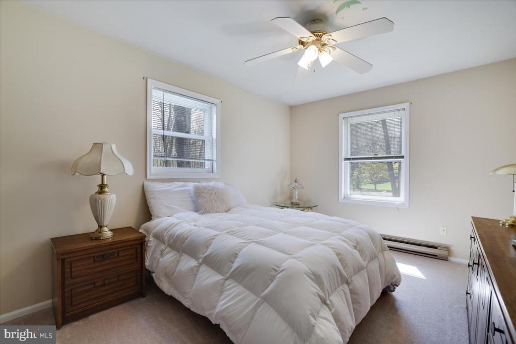 520 EXECUTIVE DR