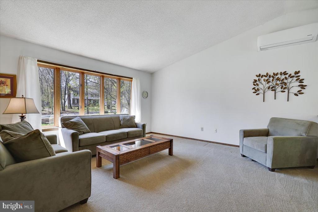 520 EXECUTIVE DR