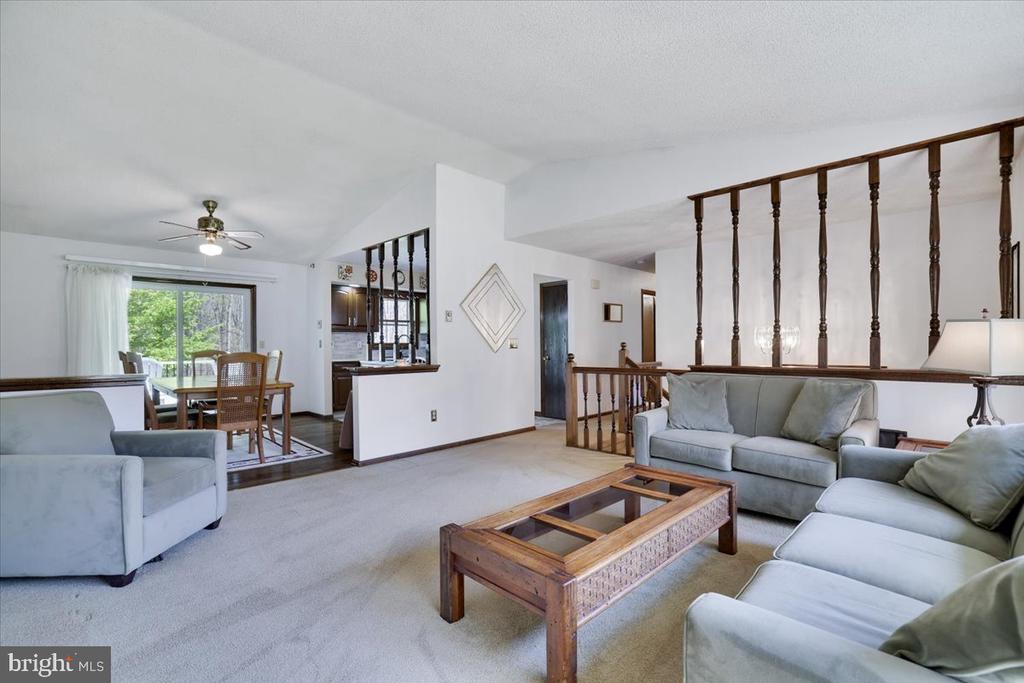 520 EXECUTIVE DR