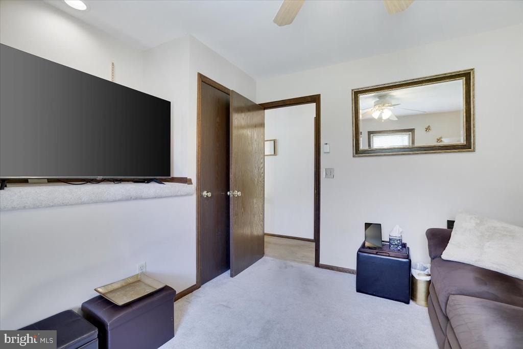 520 EXECUTIVE DR