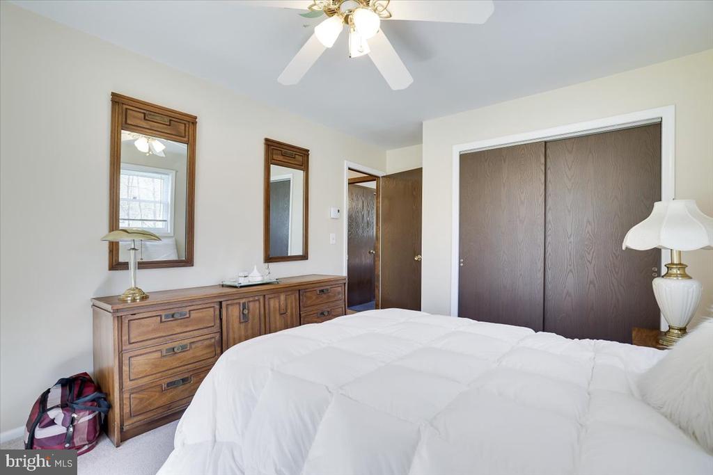 520 EXECUTIVE DR