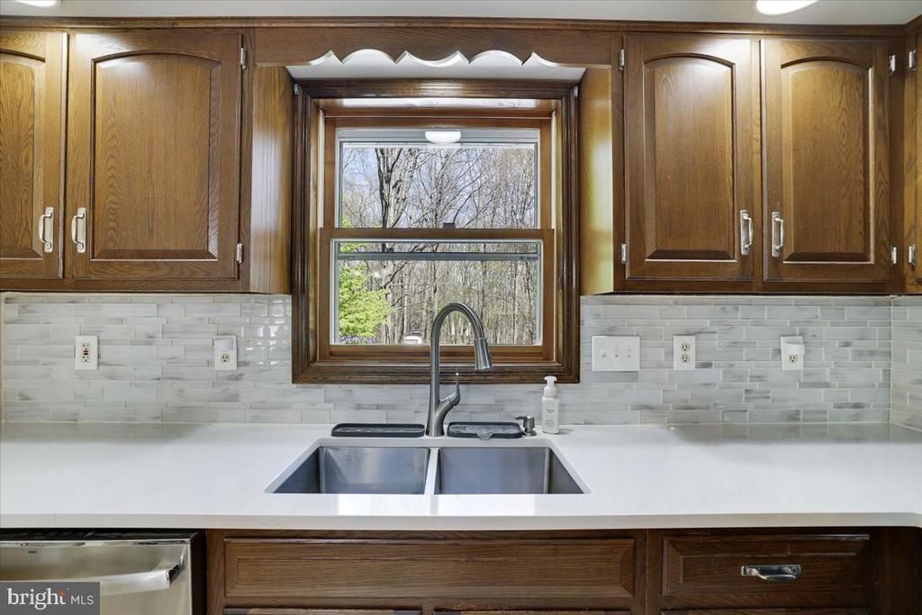 520 EXECUTIVE DR