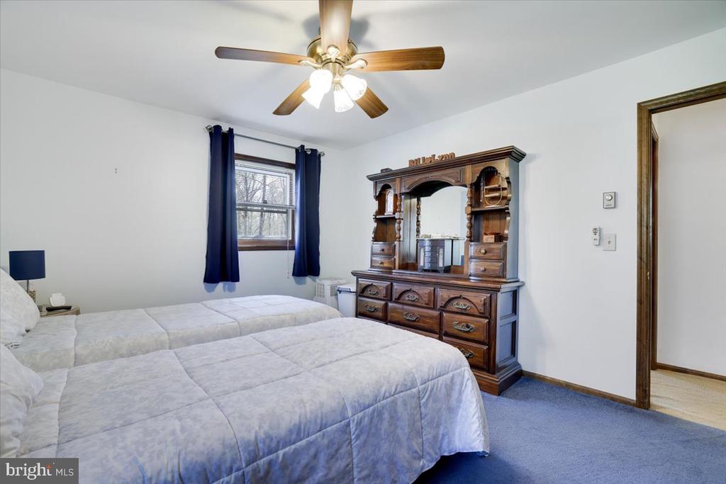 520 EXECUTIVE DR