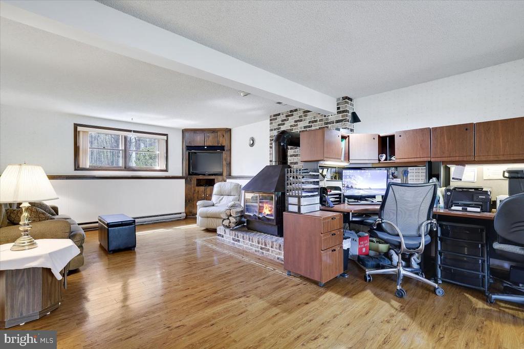 520 EXECUTIVE DR