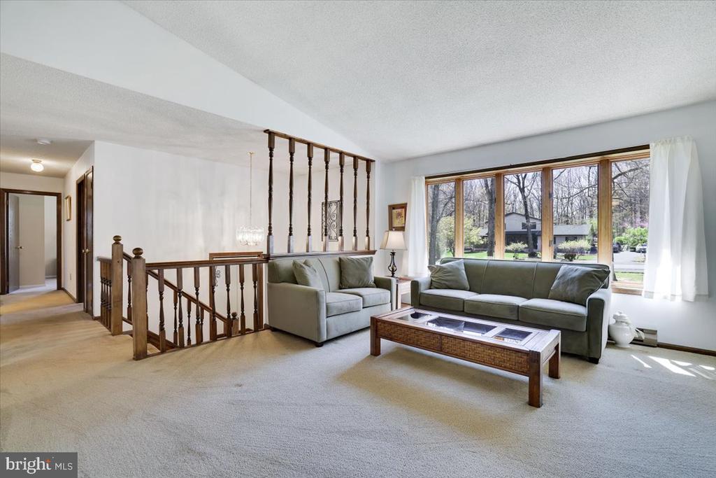 520 EXECUTIVE DR