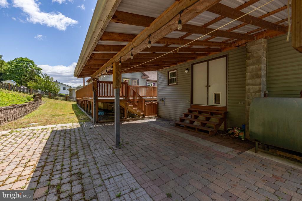 409 Mountain St