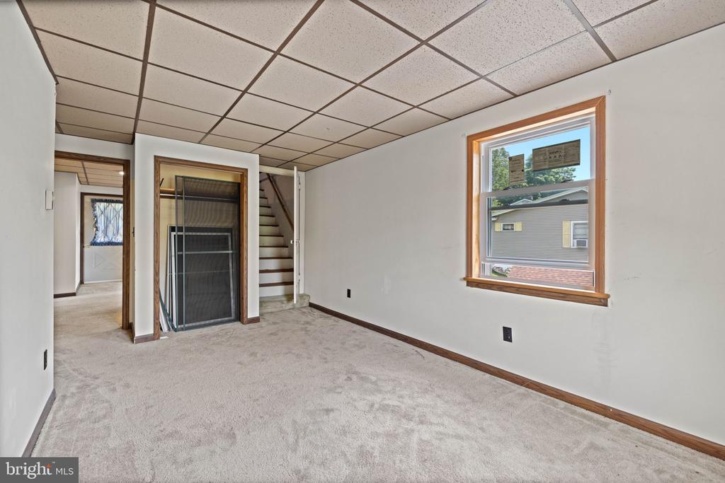 409 Mountain St