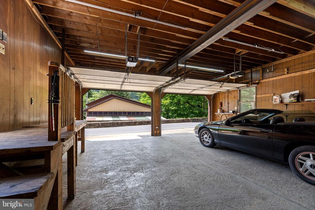 409 Mountain St