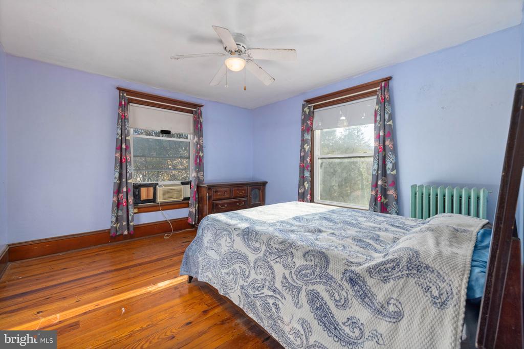 229 Sunbury St