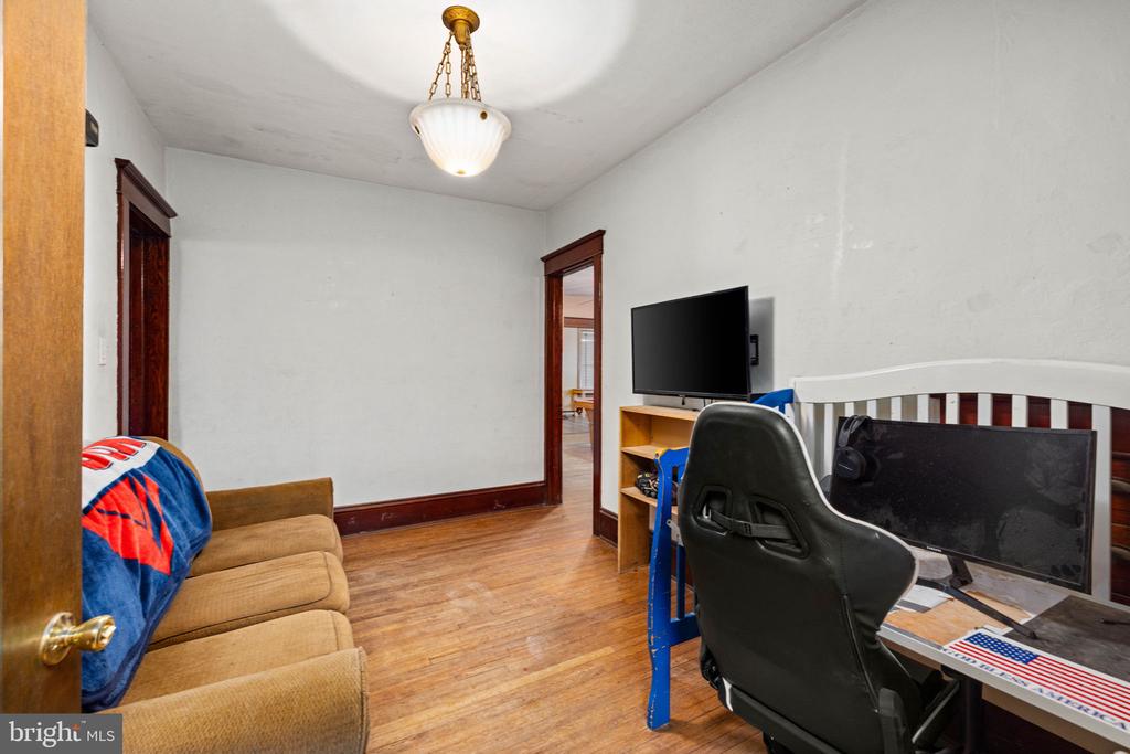 229 Sunbury St