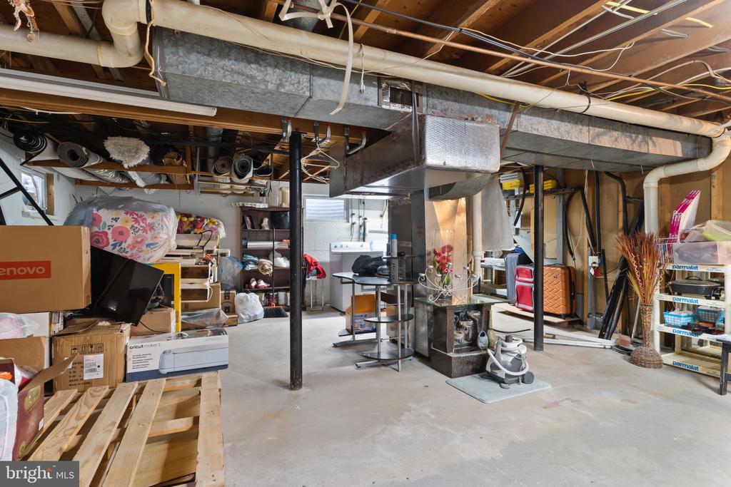 958 HEPBURN STREET