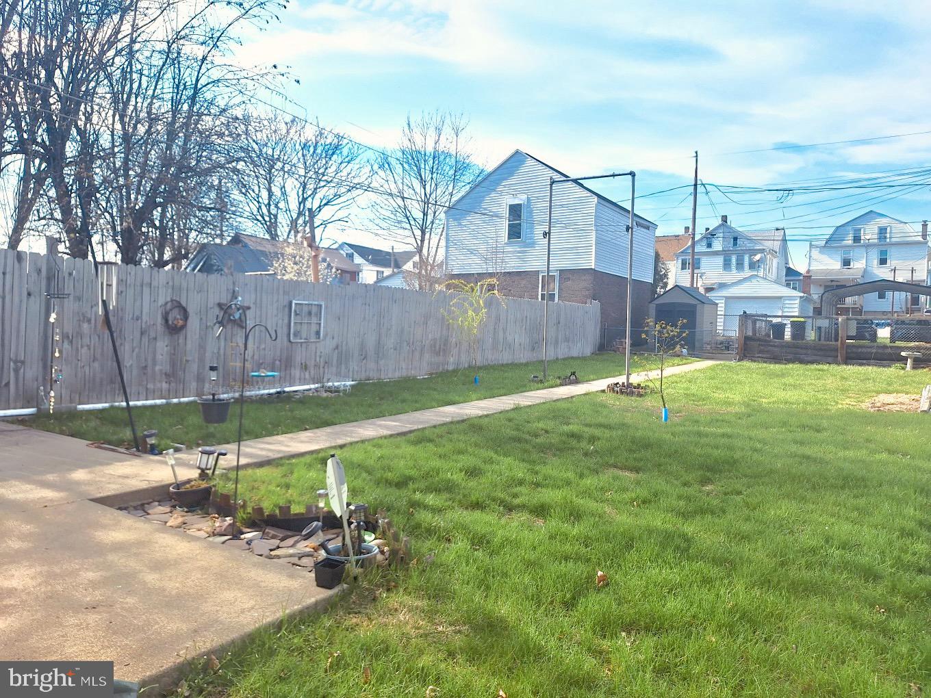 1140 POPLAR STREET