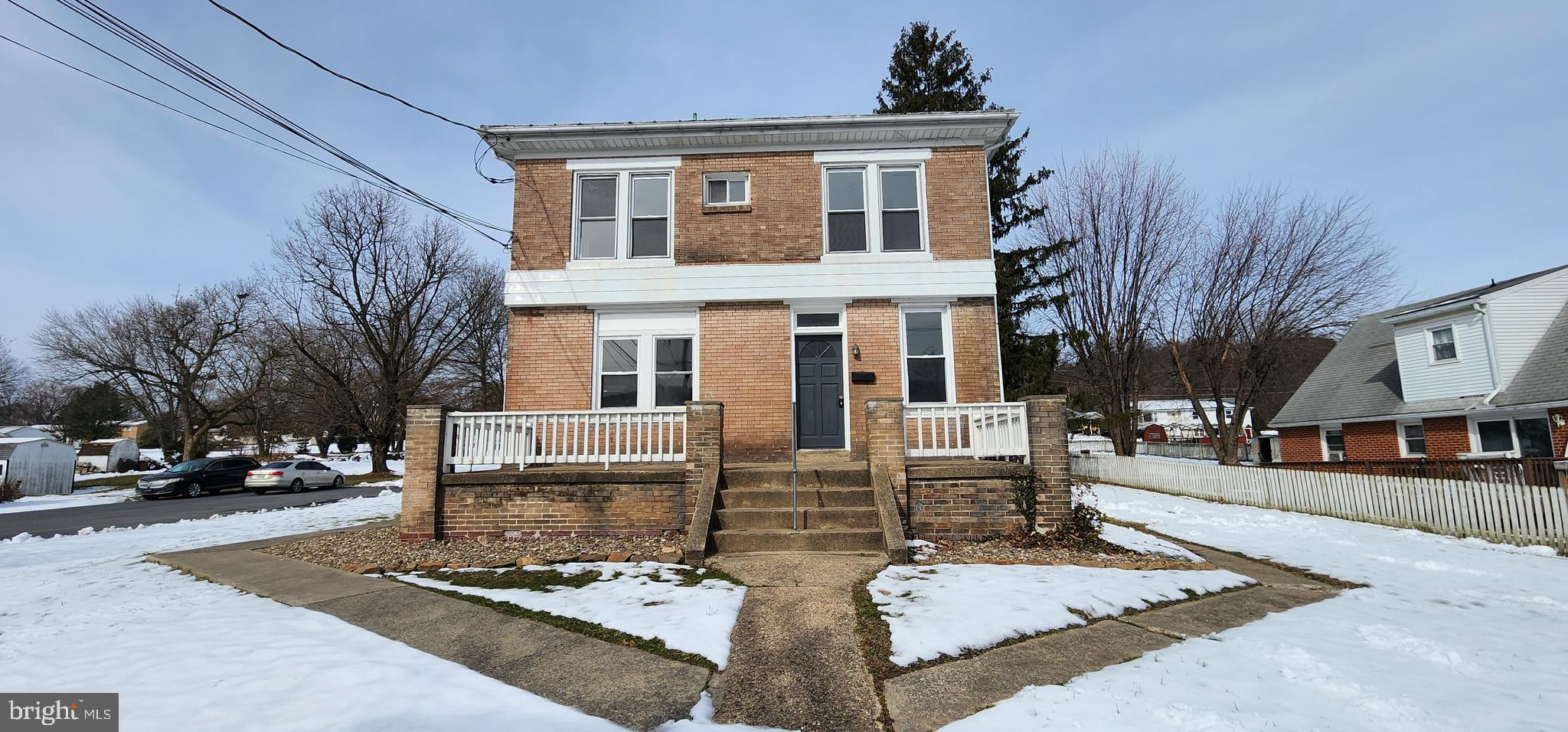 901 N Lincoln St N N