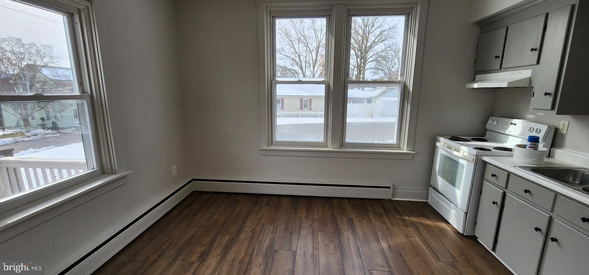 901 N Lincoln St N N