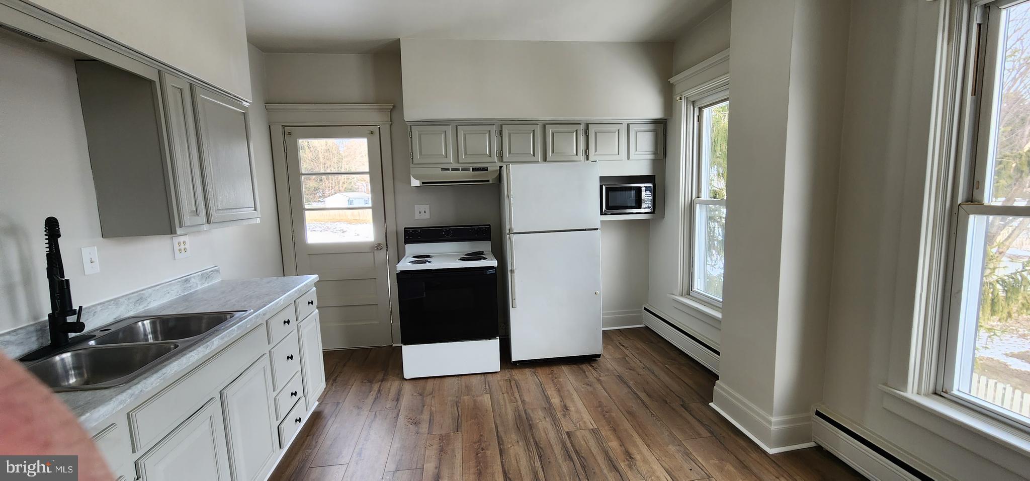 901 N Lincoln St N N