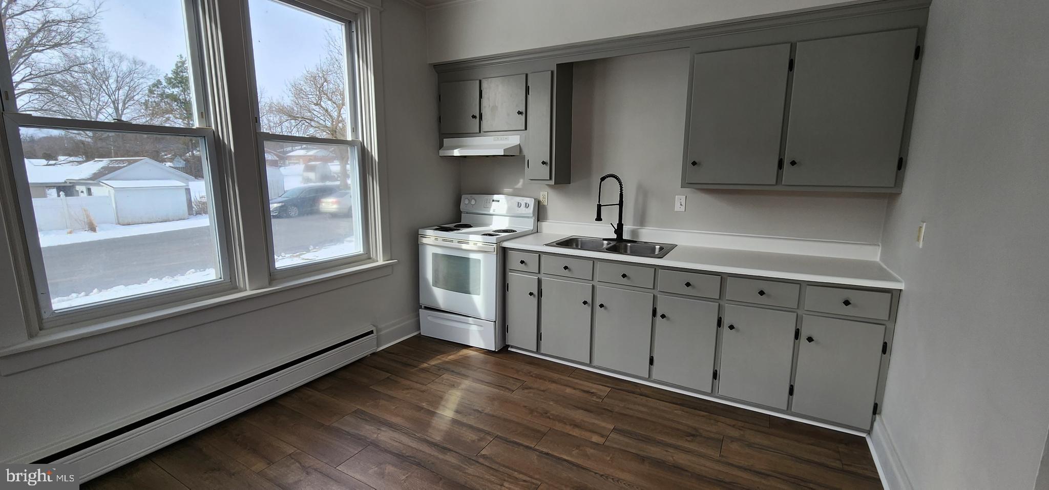 901 N Lincoln St N N