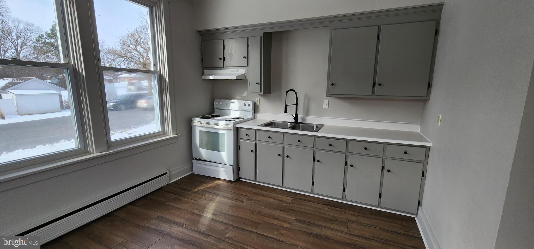 901 N Lincoln St N N