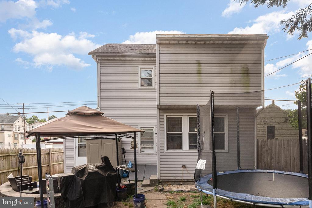 221 Verbeke St