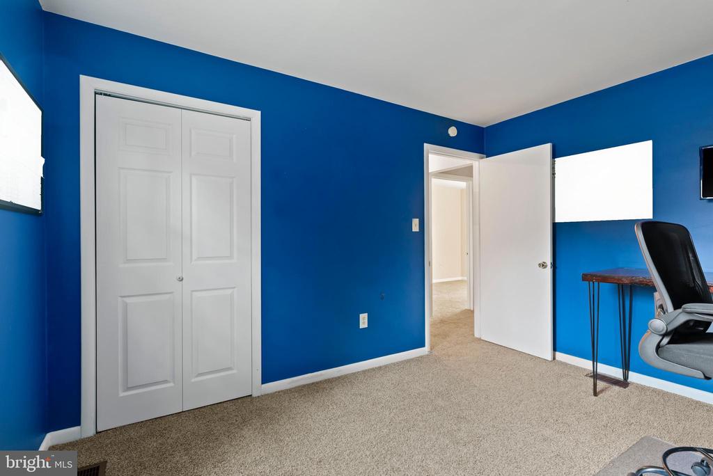 221 Fox Hollow Rd