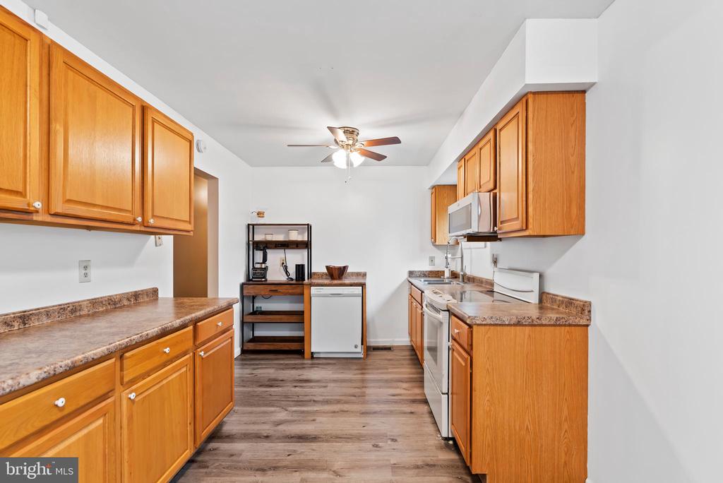 221 Fox Hollow Rd