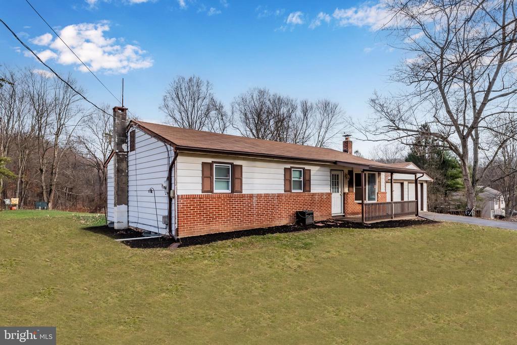 221 Fox Hollow Rd