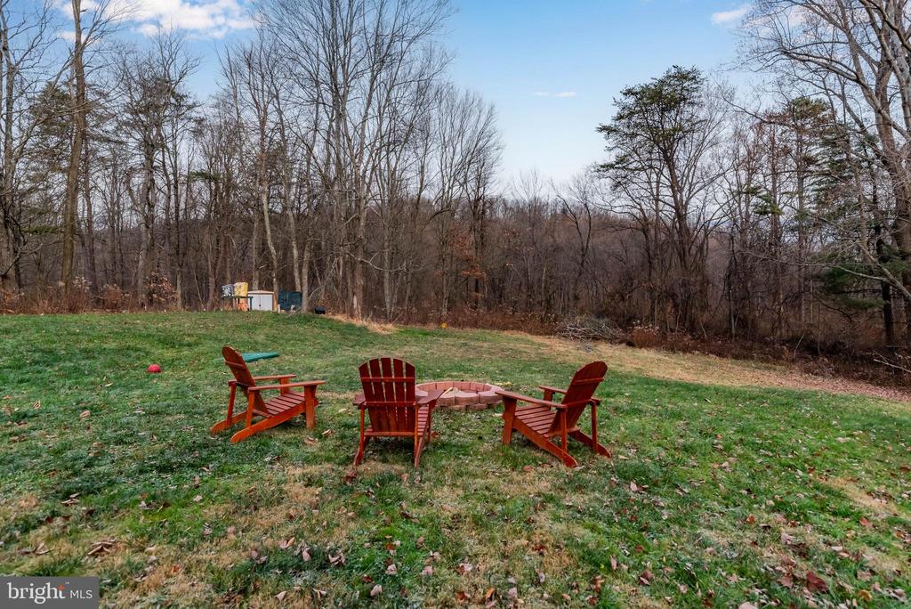 221 Fox Hollow Rd