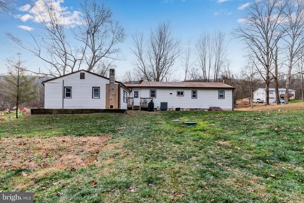 221 Fox Hollow Rd
