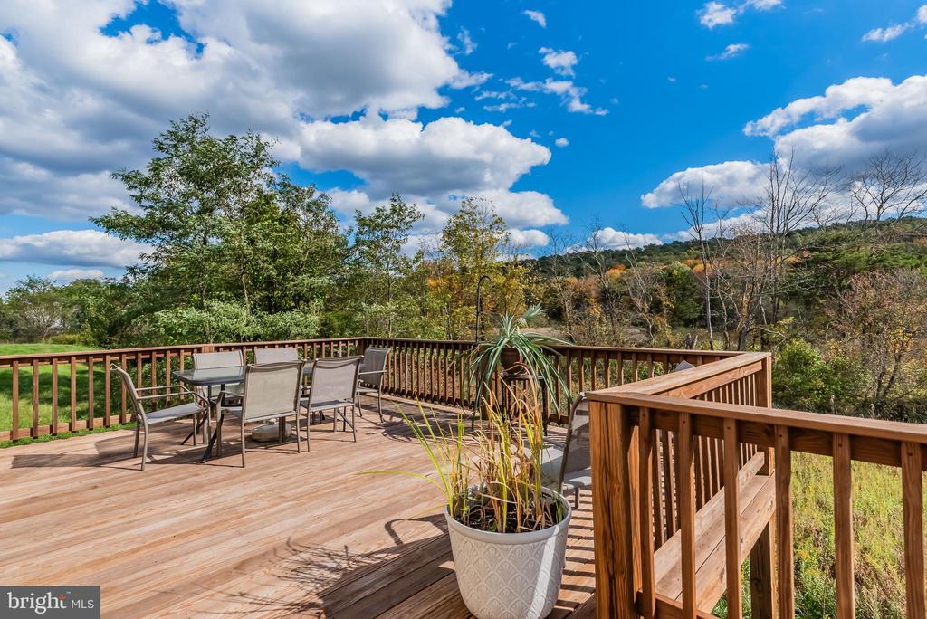 311 Lakeside Dr