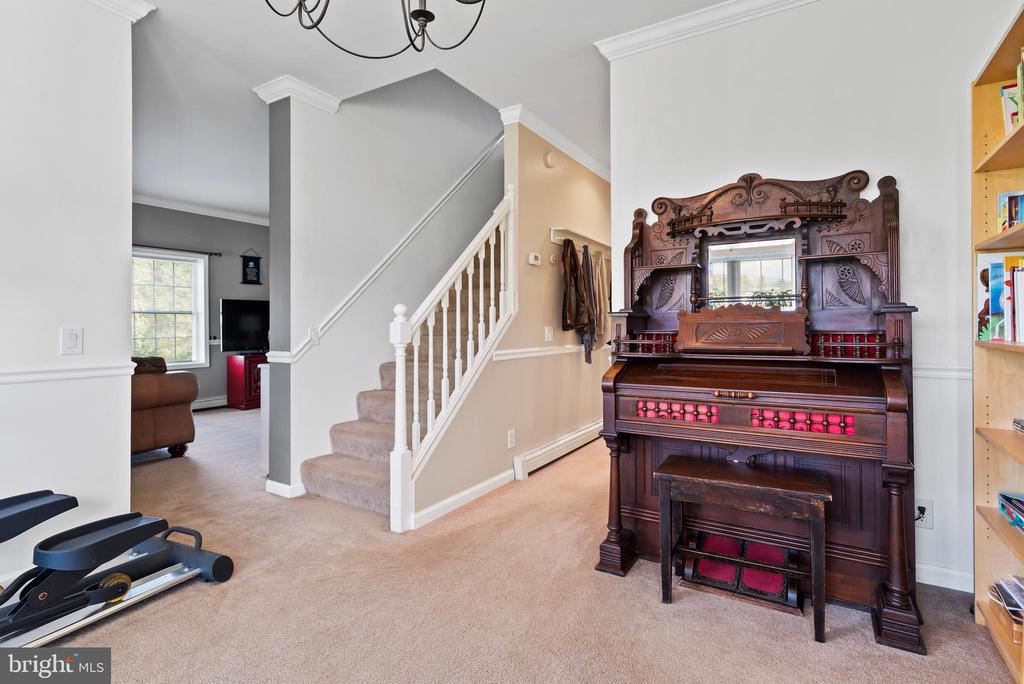 311 Lakeside Dr