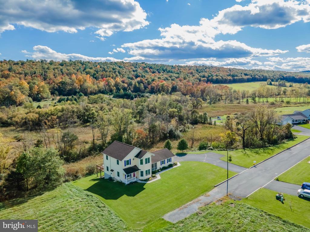 311 Lakeside Dr